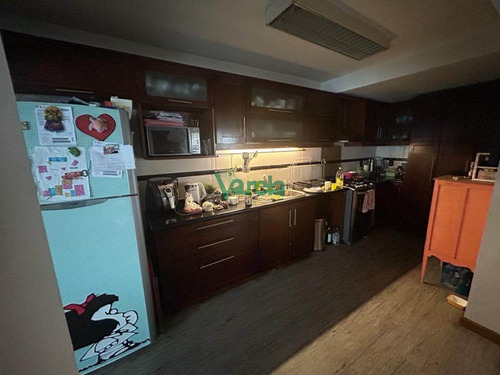 Imagen 8 de 15 de Venta Casa Malvin 3 Dorm, 2 Baños, Estufa, Fondo, Pisicina, Parrilleo Y Gge. Con Renta