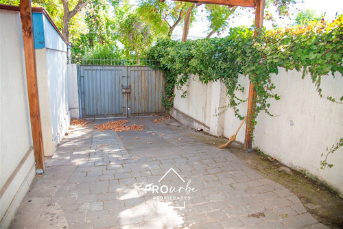 Casa En Arriendo De 14 Dorm. En Las Condes