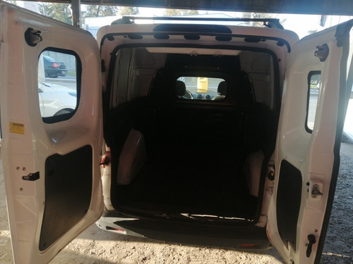 Imagen 4 de 5 de Fiat Fiorino 1.4 Fire Evo Pack Top 87cv 2017