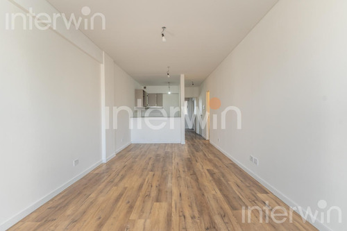 Departamento - 2 Ambientes Con Balcón Y Cochera - Colegiales - Venta