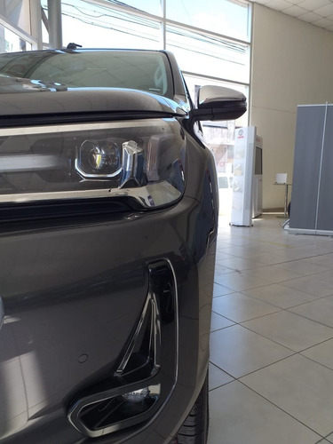 Imagen 3 de 15 de Toyota Hilux 2.8 Cd Srx 177cv 4x4 A/t Enero 2023