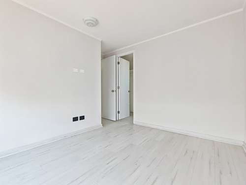 Edificio Av. Lo Ovalle (1 Est. 1 Bod.) Vista Norte Piso 4