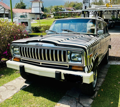 Jeep Wagoneer