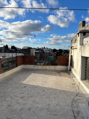 Casa De 4 Dormitorios 3 Baños Sobre Principal Avenida En Plena Zona Comercial Del Paso Molino