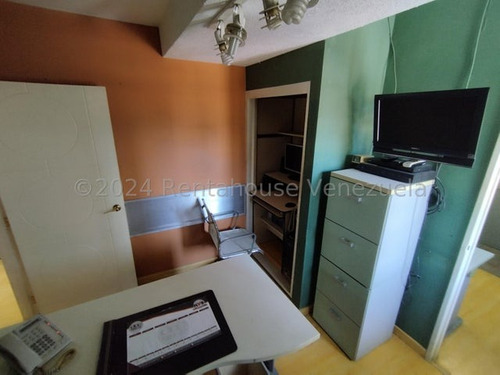 Oficina En Venta El Recreo 24-23942