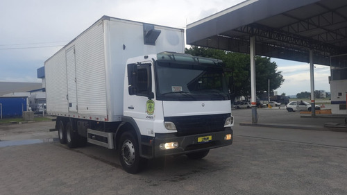 Mercedes Benz Atego 2425  2011 6x2  Baú