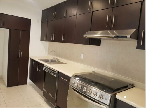 Vendo Casa En Calle Batalla De Celaya, Colonia Revolución, Tlaquepaque!!! 204