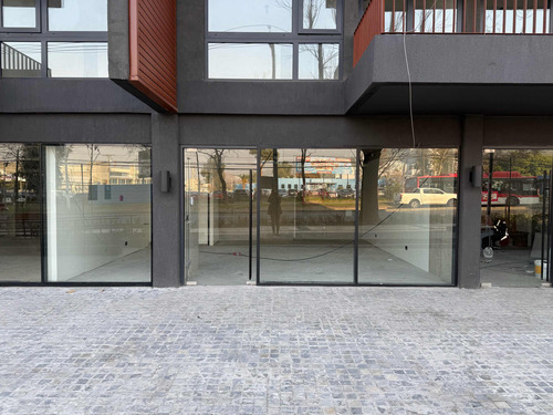 Perfecto Local Comercial En Avda Las Condes
