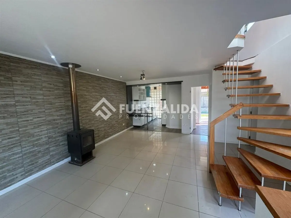 Imagen 2 de 17 de Venta Peñaflor 3d 3b Con Piscina