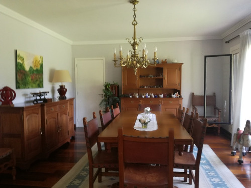 Imagen 7 de 14 de Casa 5 Dormitorios, Jardin, Pileta, Quincho , Impecable