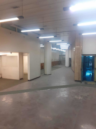 Imagen 8 de 10 de Ideal Local Sucursal Bancaria Microcentro. Ingreso Por La Calle