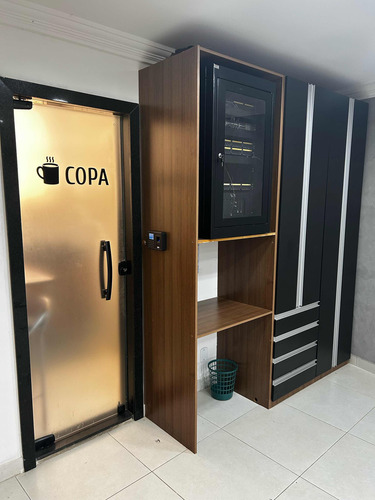 Sala Comercial Mobiliada E Com Equipamentos De Escritório