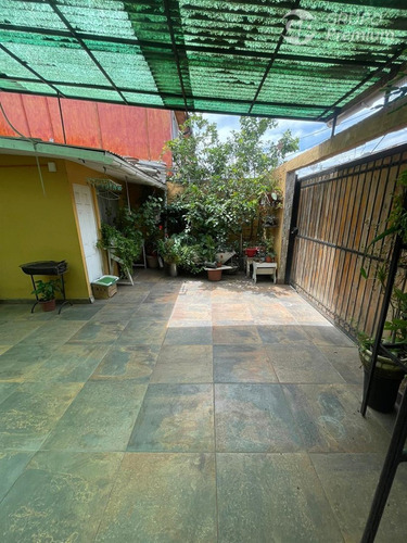 Casa En Venta De 3 Dorm. En Cerro Navia