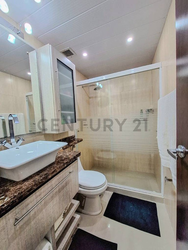 Apartamento Duplex En Venta Lecheria C R Terramar Villas