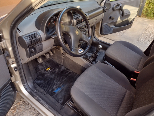 Particular Vende: Chevrolet Classic 1.4 Ls Aa+dir 2013.