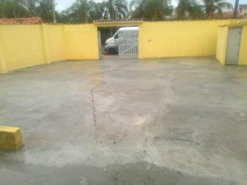 Imagem 9 de 10 de Imóvel Perto Da Praia Com Espaço Para Piscina!