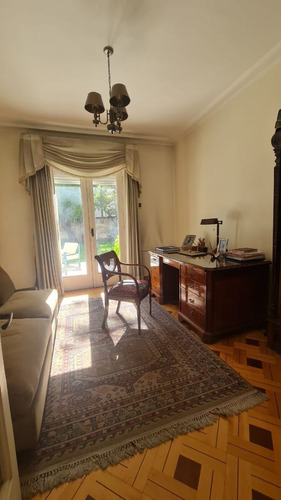 Venta De Hermosa Casa En Sector Residencial. Providencia.