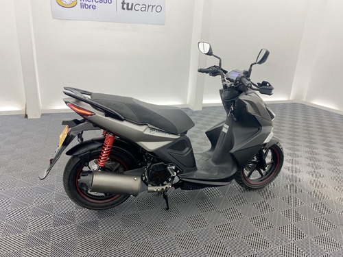 Imagen 12 de 25 de Kymco Super 8