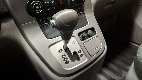 Kia Carnival 3.8 V6 EX AUTO