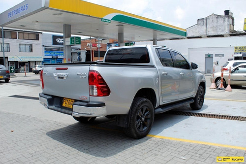 Imagen 5 de 25 de Toyota Hilux 2.8 Srv