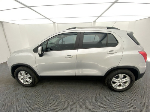 Imagen 6 de 25 de Chevrolet Tracker Ls Mt 1.8
