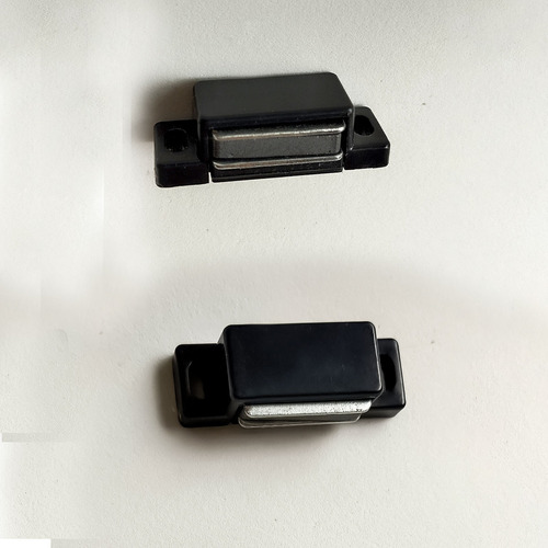 Batedor Para Portas De Armário Com Imã Preto Fosco
