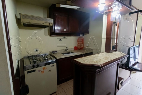 Imagem 3 de 15 de Flat No Centro A Venda Totalmente Mobiliado E Com Serviços. - Sf25498