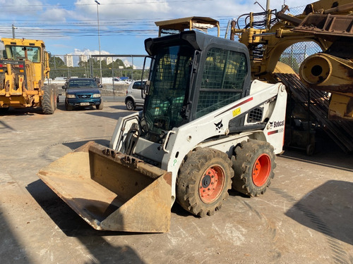 Imagem 7 de 14 de Minicarregadeira Bobcat S450 Ano 2015