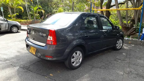 Renault Logan Dynamique 2012 - Gris Cometa - Segunda Dueña