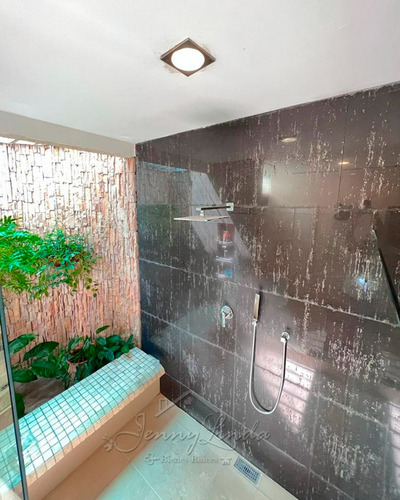 En Venta Hermosa Casa Con Piscina 410 M² Urb. San Jacinto Maracay Aragua