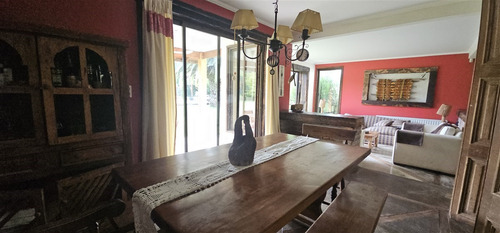 Casa En Venta De 7 Dorm. En Calera De Tango