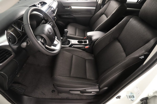 Toyota Hilux 2.8 Cd Srv 177cv 4x4 At