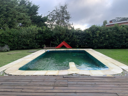 Muy Linda Casa En Punta Del Este- Ref: 6871