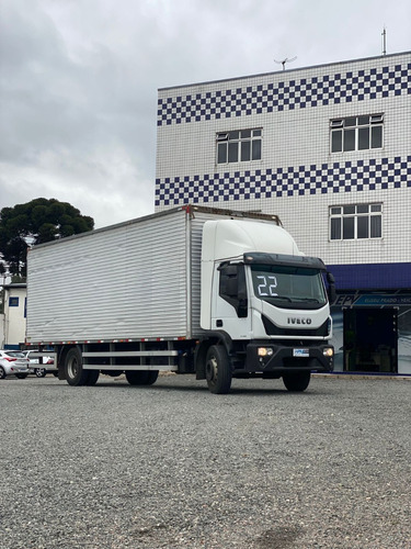 Iveco Tector 17-280 Baú - 2022