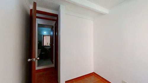 Apartamento En Venta Calandaima 90-70837