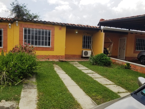 Irojas Vende Casa En Valle De Oro, San Diego - Plth-322