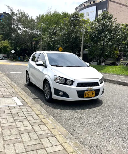 Chevrolet Sonic 1.6 Lt 5 p