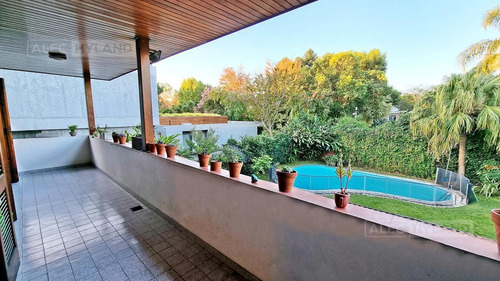 Imagen 19 de 30 de Casa Chalet Clásico En Venta Con Pileta En San Isidro- Las Lomas-jockey