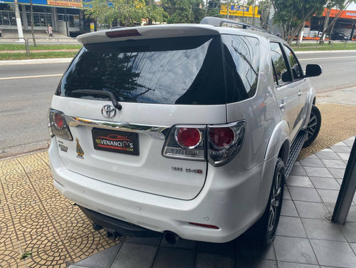 Toyota Hilux 3.0 Srv 4x4 Cd 7 Lugares 16v Turbo Intercooler