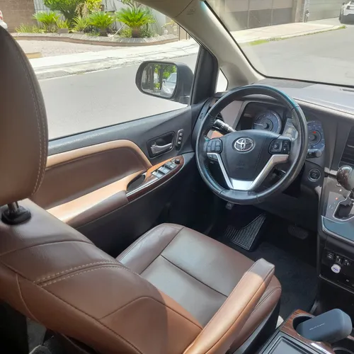 Toyota Sienna 3.5 Limited At