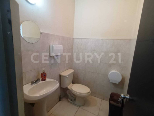 Oficina En Venta En Col. Mitras Centro En Monterrey