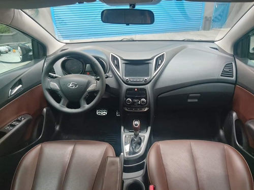 Imagem 9 de 15 de Hyundai Hb20x 1.6 Premium Automático 2017