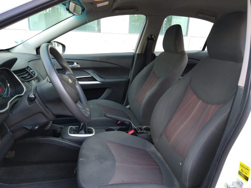 Imagen 9 de 12 de Chevrolet Aveo 2018 1.6 Ls Aa Radio Nuevo Mt