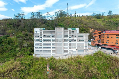 Edif Comercial En Venta Ideal Para Sede Coorporativa (show Room,depositos,oficinas) Fabricantes De Vehiculos,maquinas,equipos De Construccion.el Mejor De La Panamericana 24-26612gm