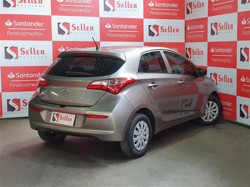 Imagem 4 de 15 de Hyundai Hb20 1.0 Comfort 12v Flex 4p Manual 2017/2018