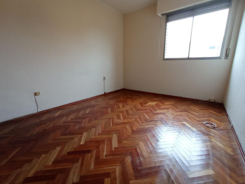 Imagen 7 de 14 de Apartamento - Av. Italia Frente A Shop. Plaza Italia!