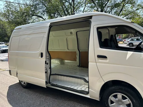 Toyota Hiace Panel Super Larga