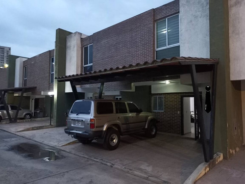 Tibisay Rojas Vende Townhouse En El Conjunto Residencial Rincon Garden  Cod.187985