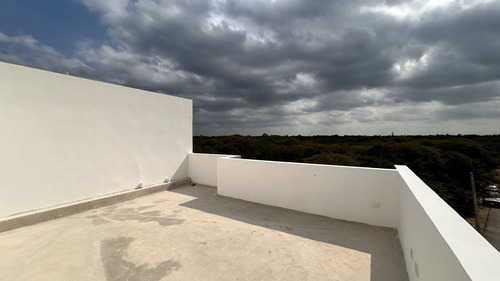 Villa Con Alberca, En Privada Residencial En Venta En Temozón Norte, Mérida