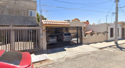 Casa En Remate Bancario En Av. Roberto Romero , Loma Linda,  Hermosillo, Son.-ngc4